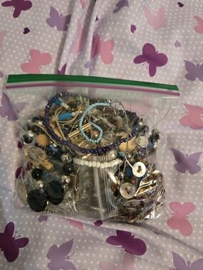 💍 Bundle — 2 Bags of Jewelry for $12! 🎉